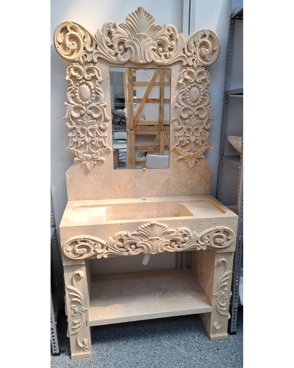 Ayaklı aynalı işlemeli lavabo